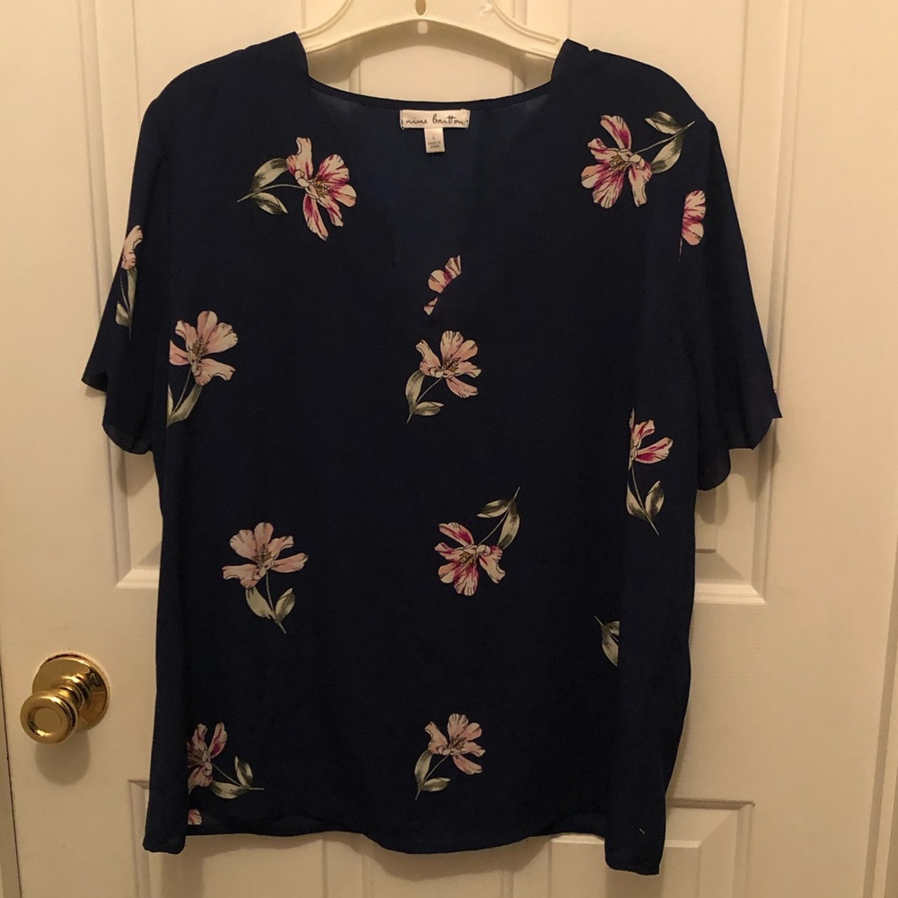 NWOT Nine Britton Short Sleeved Shirt Large
